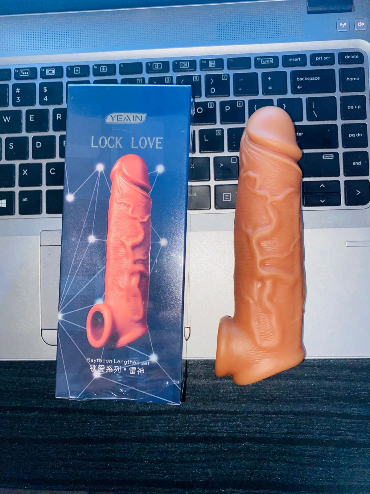 YEAIN Lock Love Reusable Sleeve